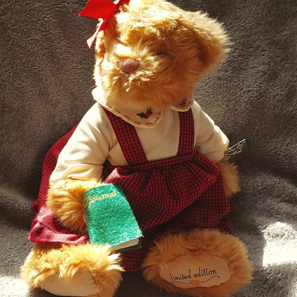 12" Russ Barrie Made For Barnes & Noble Countess Bradford Christmas Bear
